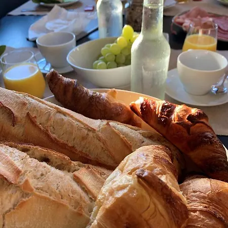 Pensjonat Chapeauveau - - Events Helecine