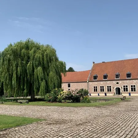 Pensjonat Chapeauveau - - Events Helecine